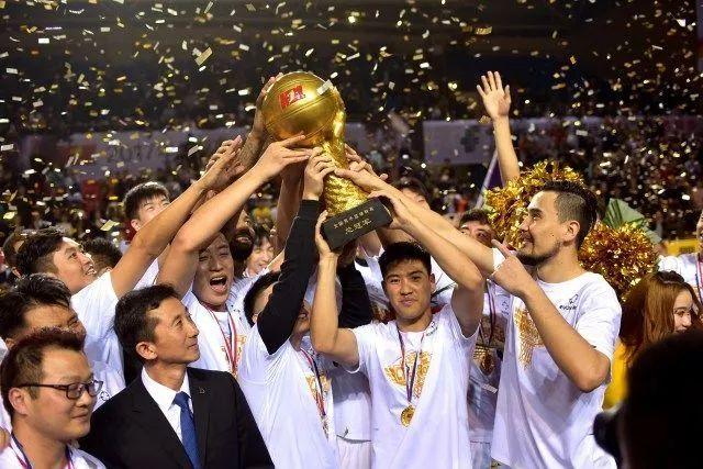 于汉超：我右膝经历过6次手术 最折磨的就是心理